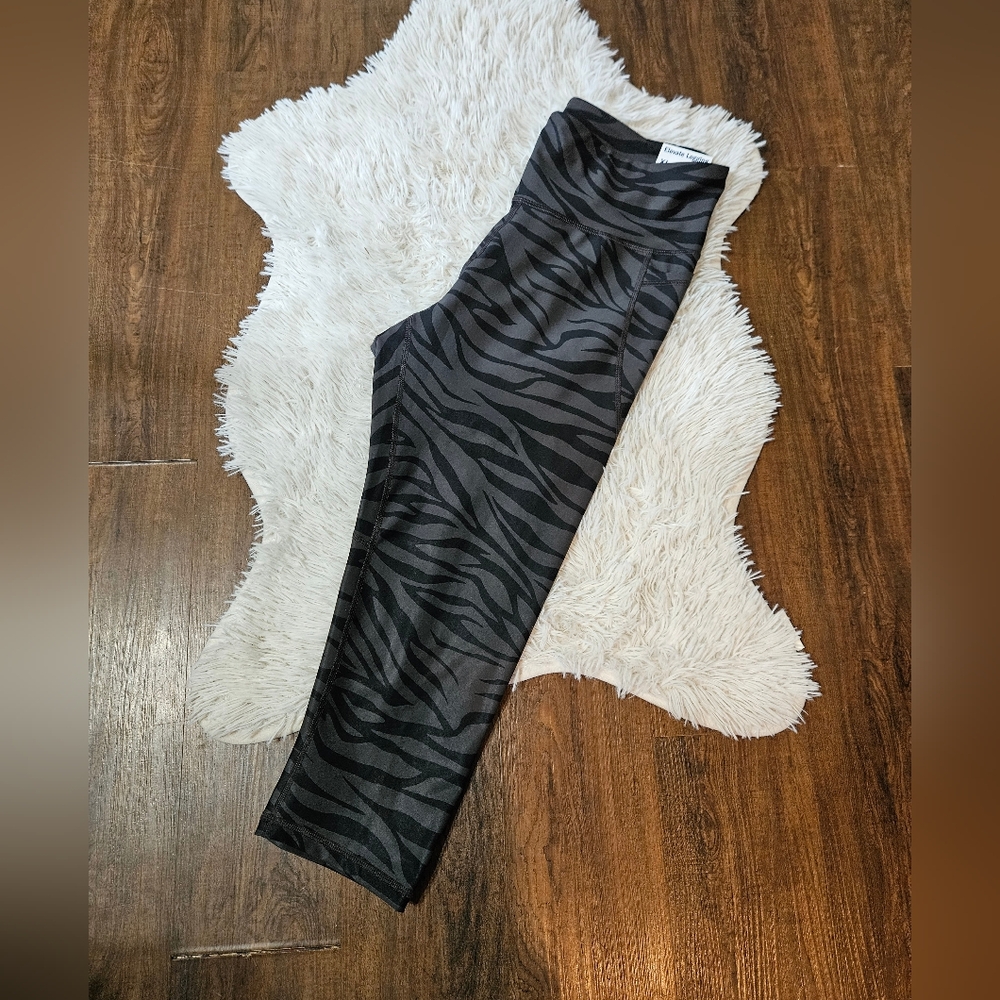 NWT Old Navy Elevate Leggings